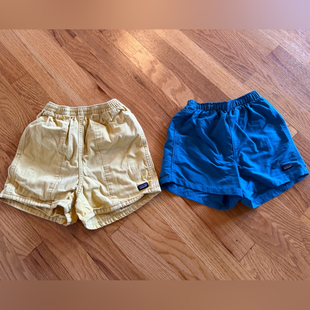 Patagonia kids/toddlers short size 4T 2 pairs.